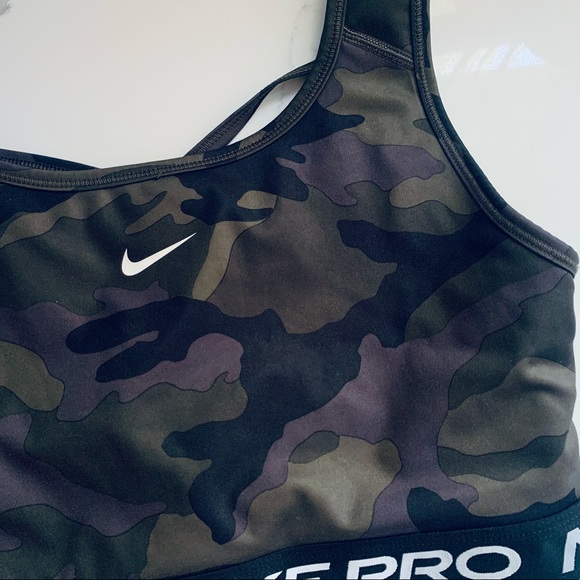 New Nike Camo Sports Bra - Picture 2 of 6